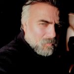Oktay Kaynarca Instagram - Aklına düşenle hakkına düşenin dengesini,üzerine düşen gölgede ayırt etmek..