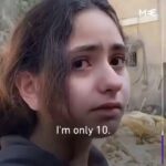 Oktay Kaynarca Instagram - "Daha 10 yaşındayım.⁣⁣ ⁣⁣ Bununla artık baş edemiyorum bile.⁣⁣ ⁣⁣ Halkıma yardım etmek için doktor ya da başka bişey olmak isterdim ama yapamam, ben sadece bir çocuğum.⁣⁣ ⁣⁣ Ne yapmam gerektiğini bilmiyorum.⁣⁣ ⁣⁣ Korkuyorum. O kadar çok korkmuyorum, halkım için her şeyi yapmak isterdim ama ne yapacağımı bilmiyorum. ⁣⁣ ⁣⁣ Daha 10 yaşındayım. Daha 10 yaşındayım.⁣⁣ ⁣⁣ Bütün bunları görünce her gün ağlıyorum, kendi kendime sörüyorum:⁣⁣ ⁣⁣ Neden bunu hak ediyoruz? Bunun için ne yaptık?⁣⁣ ⁣⁣ Ailem biz müslüman olduğumuz için bizi sevmediklerini, bizden nefret ettiklerini söylüyor. Neden?⁣⁣ ⁣⁣ Etrafımdaki çocuklara bakın, onlar sadece çocuk! ⁣⁣ ⁣⁣ Neden füze atıp onları öldürüyorsunuz? ⁣⁣ ⁣⁣ Bu adil değil!"⁣ ⁣ #savepalestin #palestin #stopwar #stopstateterorrism # savealife #savesheikhjarrah #savelaqsa #savealsquds #savekids #savegaza #savegazachildren #stopisrael #stopisraelterorism