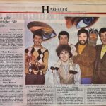 Oktay Kaynarca Instagram – Arayıp bulamıyordum,sürpriz olarak gazeteci dostumuz Savaş Uğurlu gönderdi..Yıl 1990 Ziya Kürküt,Fikret Kuşkan, Çetin Etili ve ben İstanbul Üniversitesi Devlet Konservatuarı son sınıf öğrencileriyiz, aynı zamanda TRT’de Türkiyenin ilk gençlik dizisi GENÇLER’i çekiyoruz..Çok popüler dizi de oyuncuları da; çünki zaten başka kanal yok😂😂.. Güneş dergisi magazin gazetecisi Kenan Yalım ın aklına “Gençler”i yaşlandırıp röportaj yapmak gelir ve o dönemin en iyi makyözlerinden CORCİ marifetiyle makyajlar yapılır ve işte o röportaj.. Bu yıllara oradan bakmak, bu yıllardan oraya bakmak…🍀🍀🍀