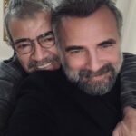 Oktay Kaynarca Instagram – İnsanlar gelir gider yaşamımıza, öyle veya böyle bi şekilde dokunup ama önemlidir kardeşlik ağabeylik hukuku.Tutunacağınız dallardan oluşan ağaçlar gibi.. Arkamızda bir orman bırakmaya çalışmaktır geldiğimiz sürenin amacı…🍀