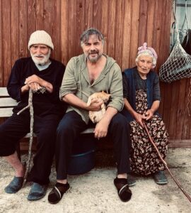 Oktay Kaynarca Instagram - Ömür dediğin üç gündür; dün geldi geçti, yarın meçhuldür. O halde ömür dediğin bir gündür; o da bugündür…🦋🍀