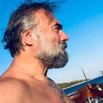 Oktay Kaynarca Instagram - Açılın kapılar dosta gidelim....