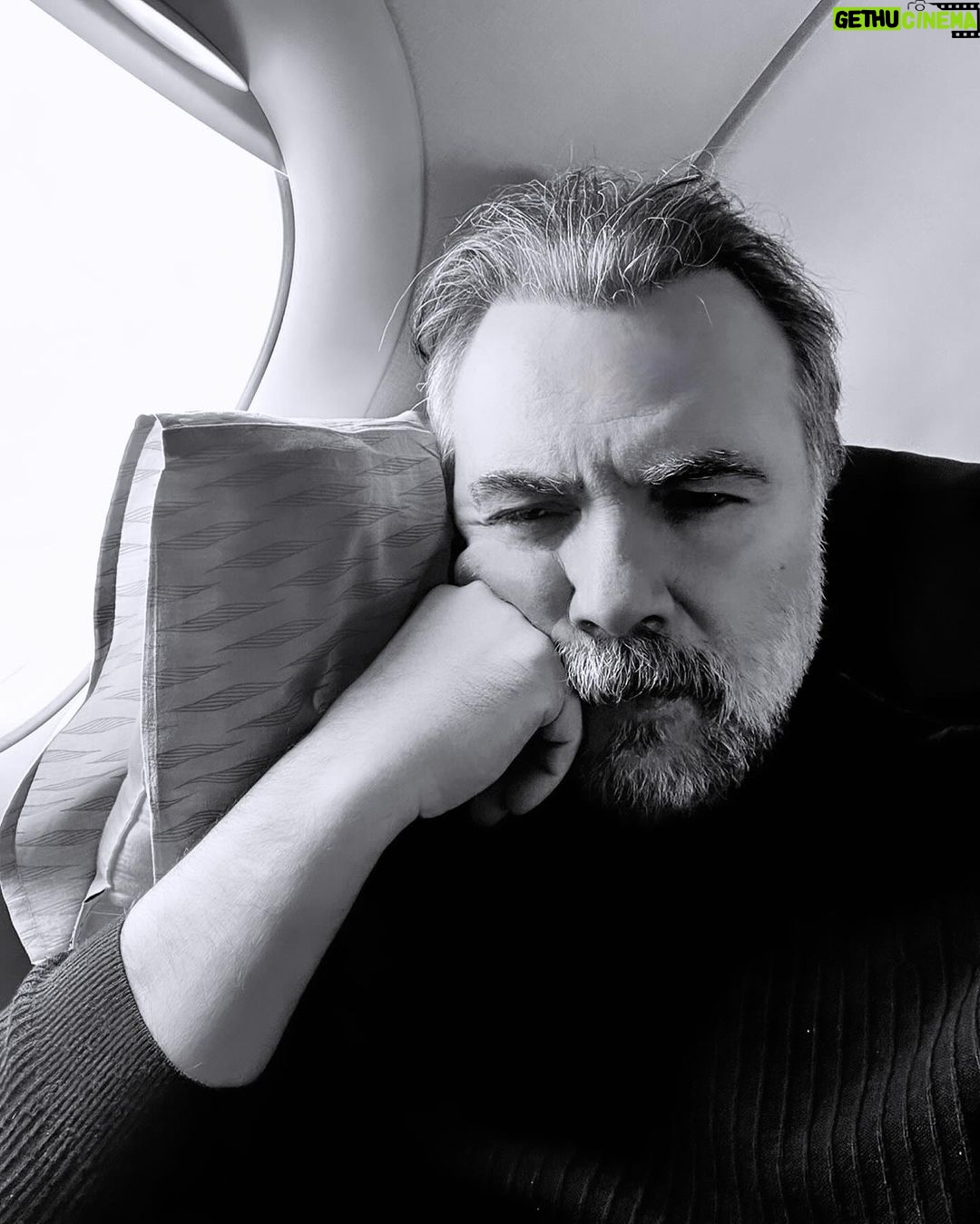Oktay Kaynarca Instagram - Hep bir umut daha iyi bir dünyaya dair..