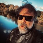 Oktay Kaynarca Instagram - Söylediklerimizden çok söylemediklerimize pişman oluruz..Dile getirilmemiş düşünce gidilmemiş yoldur.. İmmanuel Kant