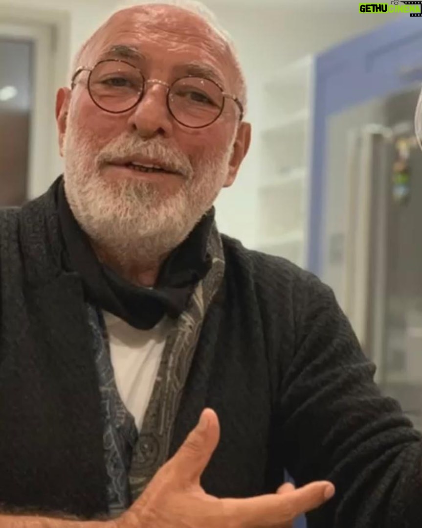 Oktay Kaynarca Instagram - Güzel arkadaşım,sırdaşım,güzel dostum mekanın cennet olsun…..