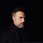 Oktay Kaynarca Instagram - Rüyalarımızda gördüğümüz her şeyi mutlaka gerçekte de gördüğümüzü söylüyor bilim, sadece kurgusunu yapıyoruz istediğimiz tatda , yani herşey tahammüden .. 😎😎😎