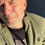 Oleksii Potapenko Instagram - Я розказував історію цієї пісні у себе у тік-ток , зайдіть послухайте,а поки Вам уривочок від шалено-талановитого Дяді Ваді @d.vadya_mozgi ,хочете повну версію?