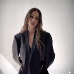 Oleksii Potapenko Instagram – Я так тішусь ,коли бачу,що наша українська музика розвивається і наша дівчинка,фіналістка Голосу Діти і Дорослого Голосу @karinestolaba випускає такі красиві пісні! В Добру Путь! ❤️
