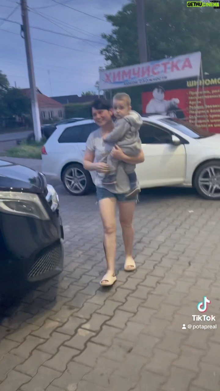 Oleksii Potapenko Instagram - Щоденний стандарт 😉 🇺🇦 Україна