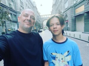 Oleksii Potapenko Instagram - Як тебе не любити? @potapchiq