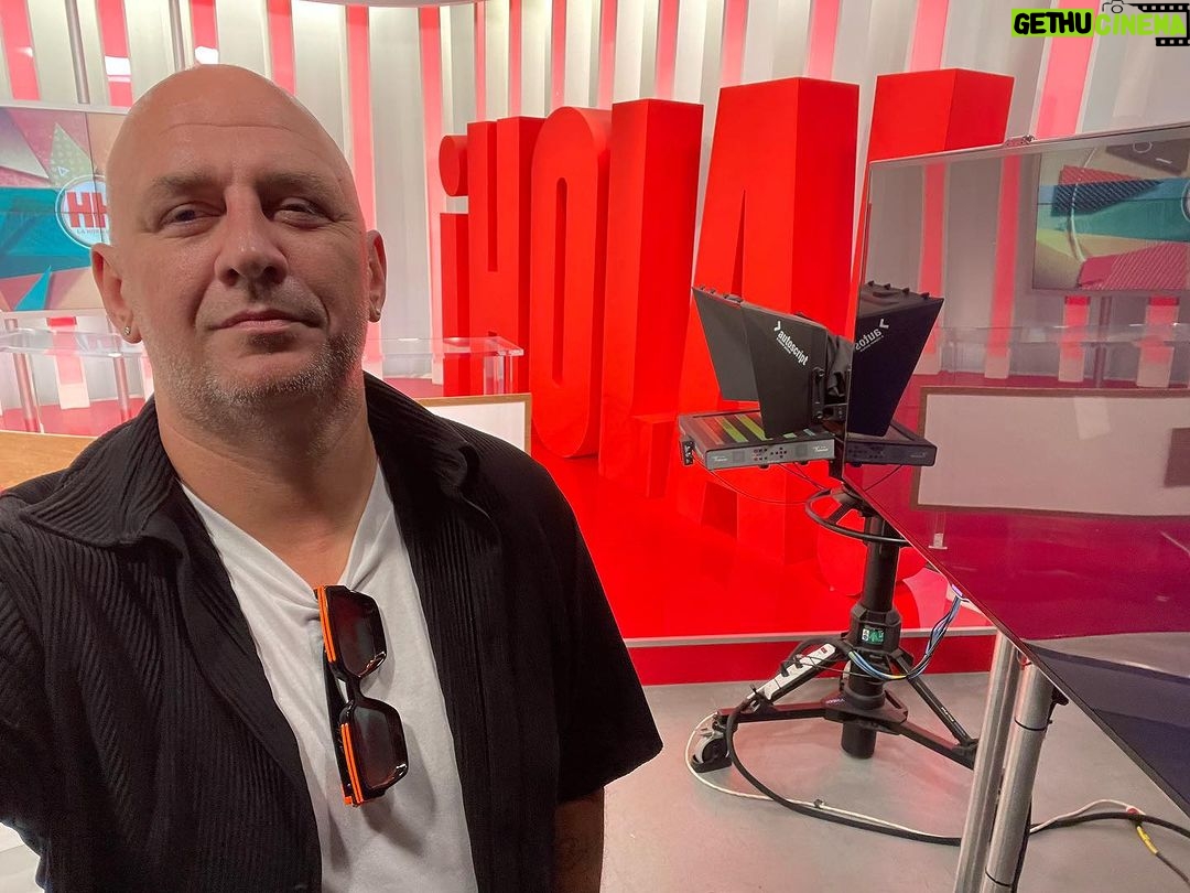 Oleksii Potapenko Instagram - 🌎 Exploring International Media 🎥💫 Did you know that different countries have their own unique names for this iconic magazine? 📰 While it’s commonly known as “Hello!” around the globe, in the Spanish-speaking world, it’s celebrated as “Hola!” 🌍 But wait, there’s more! Not only is it a leading magazine, but it’s also a digital TV channel 📺✨ Yesterday, @kamenskux & I had the incredible opportunity to step into the HolaTV studio here in America 🇺🇸 What an absolute honor it was to witness the magic behind the scenes and experience the heart and soul of this influential media resource! ❤️ @holatv #holatv #nk #tuyyo Hola TV
