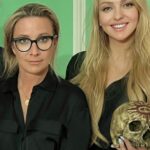 Olia Poliakova Instagram - Наш прямий ефір із гаданням на картах таро! До нас долучилася Ніка Білоцерківська @belonika, офіційна волонтерка благодійного фонду «Світлий» @svitlii_foundation. Ніка є спонсором України, за час повномасштабної війни вона задонатила більше 3 мільйонів €! Під час прямого ефіру ми зібрали 150 000 грн для фонду «Світлий» @svitlii_foundation, які будуть спрямовані на підтримку наших ЗСУ! Дякуємо кожному, хто долучився до ефіру та збору! 💙💛