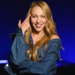 Olia Poliakova Instagram - «Рай на землі - Це зранку ніжитись в твоїм теплі» Продовжуй рядки в коментарях… І слухай пісню «Рай на землі» в альбомі «100% UA» на всіх музичних платформах. Посилання в сторіс 😉 #ОляПолякова #РайНаЗемлі #100UA