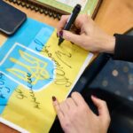 Olia Poliakova Instagram - Дорогенькі мої, вчора я вперше відсвяткувала свій День народження у ролі радіоведучої Lux FM @radioluxfm! Дякую всім слухачам, глядачам, гостям, які завітали сьогодні до мене. Дякую Lux FM @radioluxfm за підтримку важливої мети - збору коштів для 53 бригади медичної роти. За декілька годин ранкового ефіру разом нам вдалося зібрати 50 000 грн, але збір ми не закриваємо, тому що це дуже необхідно! Приєднуйтеся, донатьте, вітайте мене, посилання на банку залишила в шапці профілю. А серед тих, хто задонатить я розіграю 5 квитків meet&greet на свій концерт у Києві, 26 жовтня, з доступом за лаштунки. Разом до Перемоги! 💙💛 #ОляПолякова