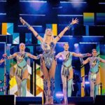 Olia Poliakova Instagram - «Танцюю, як в останній раз» на сцені «Дзінтарі» в Юрмалі на фестивалі «Рандеву». Дякую Лаймі Вайкуле @laima_vaikule_official за запрошення! Авторка слів та музики: @bazhana #ОляПолякова