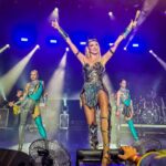 Olia Poliakova Instagram - Ніццо, дякую вам за палкий прийом!!! Це був неймовірний концерт! Щаслива бачити рідних людей по всьому світу та співати для вас!💙💛 Чекаю на нашу зустріч у Києві, 26 жовтня, у Палаці України. Посилання на квитки залишила в шапці профілю. #ОляПолякова #ВсеБудеДобре Nice, France