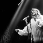 Olia Poliakova Instagram – Відбулася фантастична премʼєра музичної моновистави «Моє коріння». Дякую всім глядачам, які завітали підтримати цей проєкт та насолодитися українськими піснями в нових аранжуваннях!

Наступні вистави відбудуться 17, 18, 20, 21, 22 жовтня на сцені малого залу TEATROOM Палацу «Україна». Приходьте обов’язково!

#ОляПолякова #МоєКоріння Kyiv, Ukraine