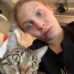 Olia Poliakova Instagram – 12! Моя маленька і вже така доросла дівчинка! Така кумедна і свідома, розумна і смішна, красива як сонце! Хочу щоб ти була здорова і щаслива! І щоб втілилося твоє єдине бажання вже півтора року , щоб закінчилась війна і ти повернулася додому! Бо нема для тебе кращого місця на землі ніж Україна ,твій ліс твоя річка , і твої тваринки, все що ти любиш! І воно обов’язково здійсниться! І ти як і сотні тисяч дітей повернешся в Україну і ми всі будем дуже щасливі! Давайте побажаємо це Алісі і всім нам! @alisa_polyakova_
