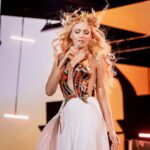 Olia Poliakova Instagram - Дякую, Юрмало, дякую латвійці за ваш теплий прийом! Дякую, Лаймо @laima_vaikule_official , за запрошення! Для мене велика честь представляти Україну на сцені «Дзінтарі» та поширювати українську музику! Щиро дякую Латвії за підтримку моєї країни та українського народу в цей нелегкий для нас час!!! #ОляПолякова Юрмала
