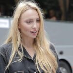 Olia Poliakova Instagram - Нещодавно в прямому ефірі Телемарафону я закликала всіх долучитись та допомогти знайти дітей-сиріт, яким потрібна допомога. Я дякую всім, хто почув мене і відгукнувся. І завдяки всім небайдужим людям ми відправляємо цих дітей в безпечне місце в Туреччині. Там діти зможуть оздоровитися, відпочити, побачити світ, познайомитися з іншими дітками та набратися сил перед новим навчальним роком. Діти, яких ми рятуємо, втратили батьків і через війну опинилися в нелюдських умовах — серед руїн, без світла та води, під постійними обстрілами і ракетними атаками. Вони не мали навіть базових засобів для життя. Жили у зруйнованих будинках без дахів, з розбитими вікнами, намагалися вижити на вулиці, перебуваючи у примітивних наметах. Приміром, є хлопчик, який після загибелі батьків залишилися з бабусею й дідусем. І у їхній будинок прилетіла російська ракета. Доки літній дідусь намагається самотужки відремонтувати оселю, родина тулиться у літній кухні. #ОляПолякова #дитинствобезвійни #chilhoodwithoutwar Odessa, Ukraine