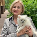 Olia Poliakova Instagram - Мамуся! З днем народження! Кохаю сильно!!! Ти найкраща мама в світі! Без тебе нічого не було б))) пам‘ятаю як в дитинстві ми говорили у ночі в ліжку, про все на світі, про сенс життя, чи існує щось після. , а нащо ми тут, і що залишиться після….про астрономію, філософію, про книги які ти читала, а ти їх просто їла))) знаю що глибина і світогляд в мене від тебе, здатність дивитися глибше , не поверхнево, аналізувати і скоро знаходити рішення, задумуватись над вічним, і жадібно цікавитись усім, ну і королівські замашки теж😂! Люблю ❤️❤️❤️в щиро бажаю здоровья та довгих щасливих літ!!і Миру нам всім!! @svitusyapolyakova