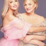 Olia Poliakova Instagram - Мамуся! З днем народження! Кохаю сильно!!! Ти найкраща мама в світі! Без тебе нічого не було б))) пам‘ятаю як в дитинстві ми говорили у ночі в ліжку, про все на світі, про сенс життя, чи існує щось після. , а нащо ми тут, і що залишиться після….про астрономію, філософію, про книги які ти читала, а ти їх просто їла))) знаю що глибина і світогляд в мене від тебе, здатність дивитися глибше , не поверхнево, аналізувати і скоро знаходити рішення, задумуватись над вічним, і жадібно цікавитись усім, ну і королівські замашки теж😂! Люблю ❤️❤️❤️в щиро бажаю здоровья та довгих щасливих літ!!і Миру нам всім!! @svitusyapolyakova