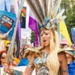 Olia Poliakova Instagram - Боротьба за свободу і цінність кожного українця - це те, за що наша країна щодня виборює право у двобої з рашистським злом. Війна не обирає, якої ти статі, сексуальної орієнтації або який у тебе колір очей. На передовій перемогу здобувають також військові ЛГБТІК+, права яких досі не врегульовані законодавчо в питаннях узаконення відносин, піклування про партнера, їх спільне майно, дітей… Нам треба будувати країну майбутнього. Країну, повну любові, свободи, вибору та гідності. Нам не потрібно стикатися один з одним і не можна дозволяти іншим стикатися з нами. Нам відомий справжній ворог і ми маємо спільно боротися з ним. The struggle for the freedom and value of every Ukrainian is what our country fights for every day in a duel with racist evil. War does not choose your gender, sexual orientation or eye color. On the front lines, LGBTIQ+ soldiers, whose rights are still not legally regulated in matters of legalizing relationships, caring for a partner, their common property, children... We need to build a country of the future, are also winning. A country full of love, freedom, choice and dignity. We don't need to bump into each other and we can't let others bump into us. We know the real enemy and we must fight it together. #ОляПолякова London, Unιted Kingdom