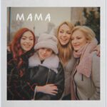 Olia Poliakova Instagram - Сьогодні, 8 березня, премʼєра пісні та сімейного відео «Мама» українською мовою. 6 років тому я випустила цю пісню - присвяту моїй матусі, звернення до неї за порадою. Сьогодні ж зазвучала оновлена версія. У кліпі знялися всі три покоління жінок моєї родини. Відеоробота вийшла дуже живою та справжньою, глядач побачить мене такою, яка я є в житті, а не на сцені. Повне відео обовʼязково дивіться на моєму YouTube-каналі! Посилання в сторіс 😉 Авторка слів і музики: @bazhana Режисер відео: @mitskevychvlad DOP: @lovchikov_viacheslav Production: @cpbr.ag Hair: @leragornostay Makeup artist: @aposokhova Особлива подяка: @fabo.beauty До речі, для моїх підписників до кінця березня діє промокод: fabogift - дає знижку -15%. Музичний продакшн: @vadimlisa /@_foxxstudios_ Менеджмент, промоушен: @secretservice_ea Менеджер: @fayniy PR: @kateryna_khoteeva SMM: @dari_alkhovik Дистриб’ютор: @secretservice_dp Продюсер: @mikeyasinsky #ОляПолякова #Мама