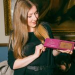 Olia Poliakova Instagram - Дорогенькі, з радістю ділюся з вами своєю гордістю – бренд косметики Polyakova Beauty @polyakova.beauty_official став партнером на цьогорічному London Fashion Week! 😍🇺🇦🇬🇧 Я щаслива, що моя косметика додала зіркового блиску в очах усіх учасників. Для нас із командою це стимул продовжувати працювати над новими продуктами, які даруватимуть красу та впевненість у собі кожній дівчині. Щиро вдячні за довіру та раді бути вашими партнерами @londonfashionweek @uainukcommunity