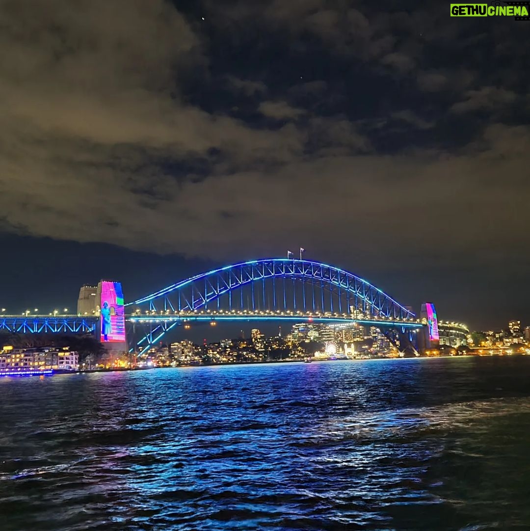 Oliver Phelps Instagram - That was some light show last night. I really do LOVE this city. 🇦🇺 thanks for the warm welcome Sydney, Australia