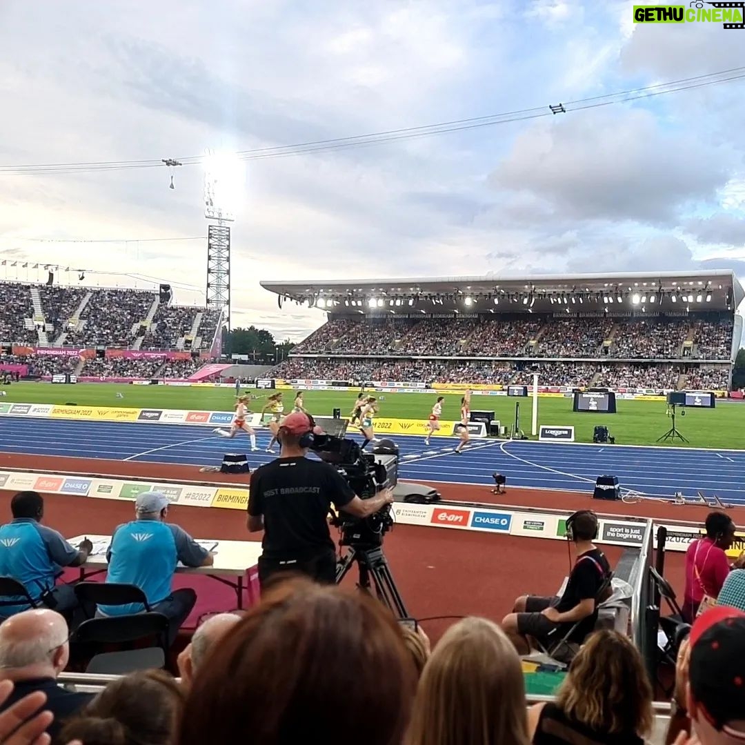 Oliver Phelps Instagram - I has such a brilliant time this evening at #commonwealthgames in Brum. Some great performances on the track & field. Must say also how well organised and managed everything was. #birmingham2022 Alexander Stadium