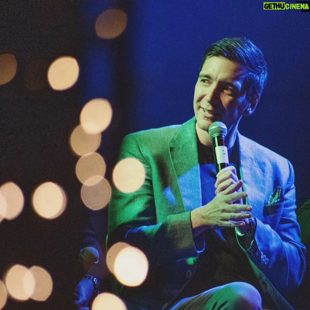 Oliver Phelps Instagram - Last Thursday night was so much fun helping raise some funds for @avfcfoundation @digbethdiningclubcic wth @iantaylor7 @bell.rupert and @ga11official The crowd were great fun and a lot of laughs had. Big shout out to @maxwhittle who kept the whole thing moving 😃 #avfc