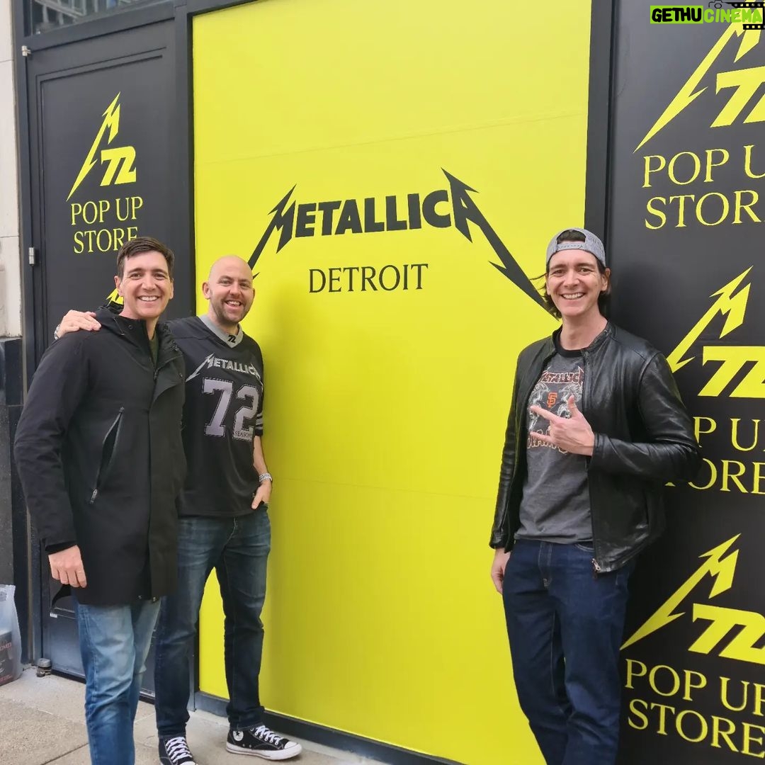 Oliver Phelps Instagram - Amazing time in Detriot last weekend. Here's some snaps but a combo video is on the way 😇 Detroit, Michigan