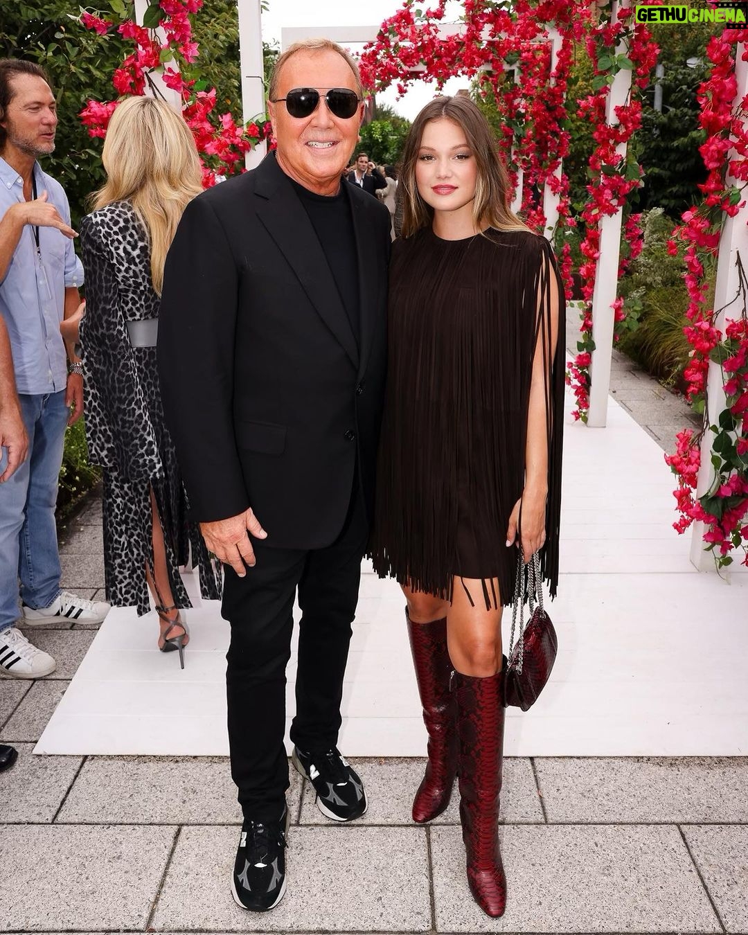 Olivia Holt Instagram - mornings with @michaelkors are always my favorite mornings 🤎 #MichaelKorsCollection #NYFW