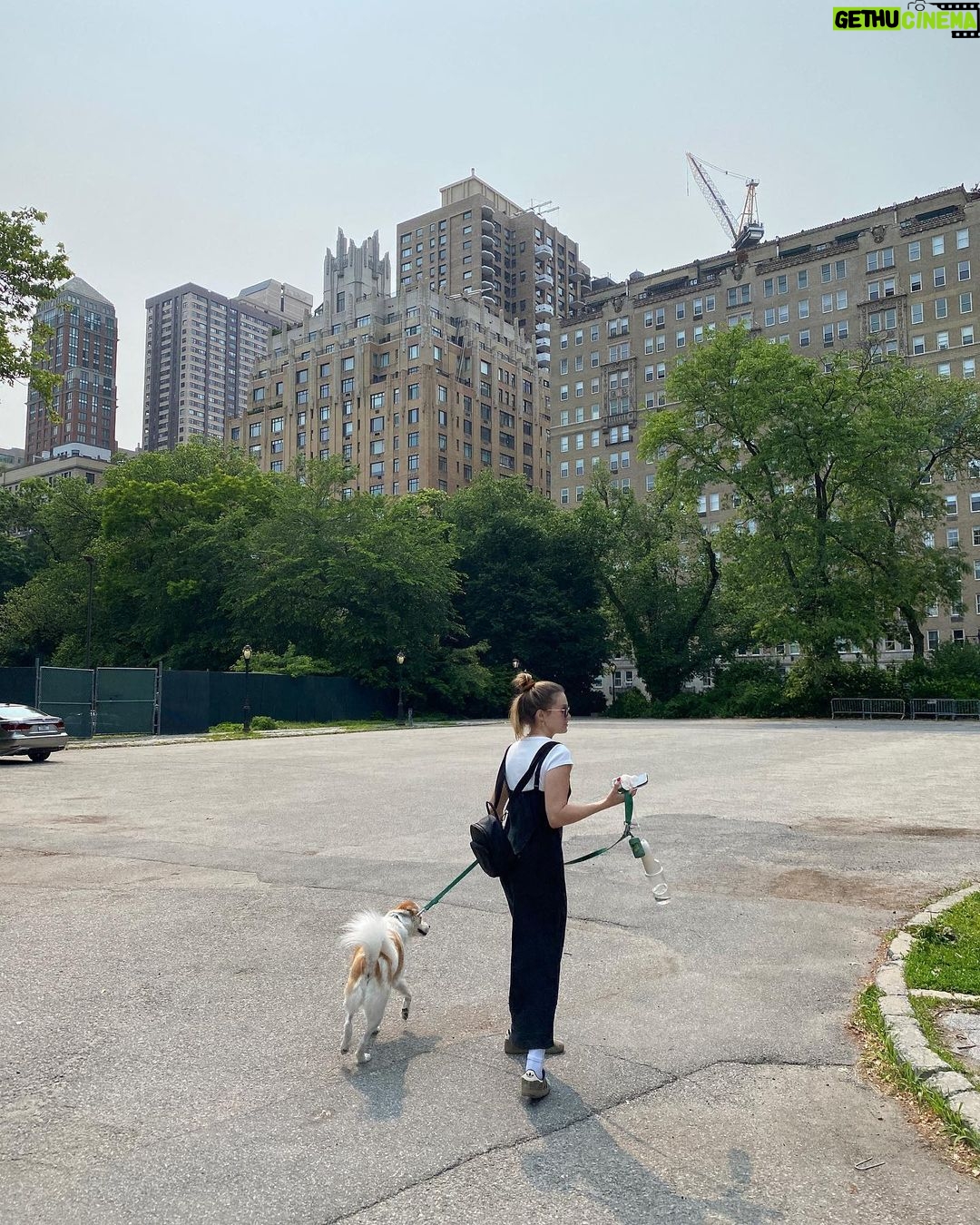 Olivia Holt Instagram - right before roger took a shit in the middle of the street 🙃 Manhattan, New York