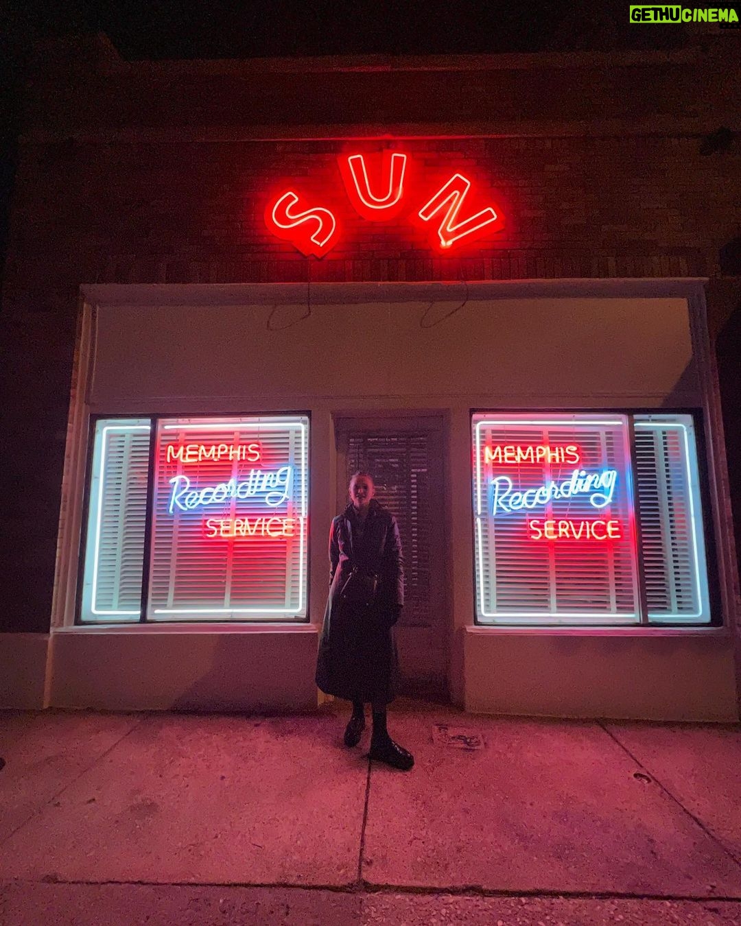 Olivia Holt Instagram - holidays in the hometown