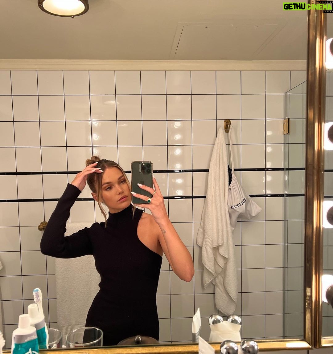 Olivia Holt Instagram - give us this day, our daily bread 🥖🥖🥖🥖