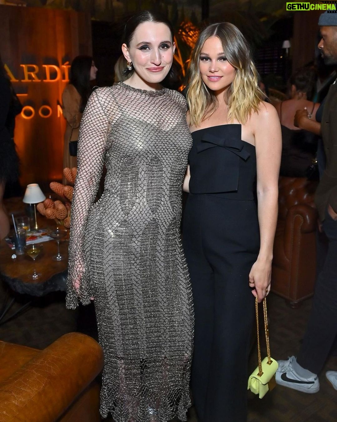 Olivia Holt Instagram - @vanityfair and my gorl @harleyquinnsmith