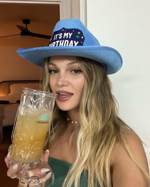 Olivia Holt Instagram - 25 👵🏼