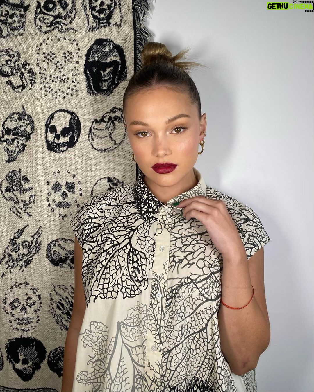 Olivia Holt Instagram - ❣️ @dior ❣️ Brooklyn Museum