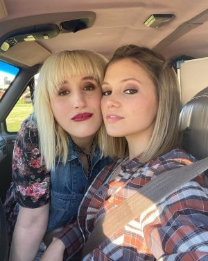 Olivia Holt Instagram - pt 3 i 🤍 @cruelsummer 5ever go binge it on @hulu now !!