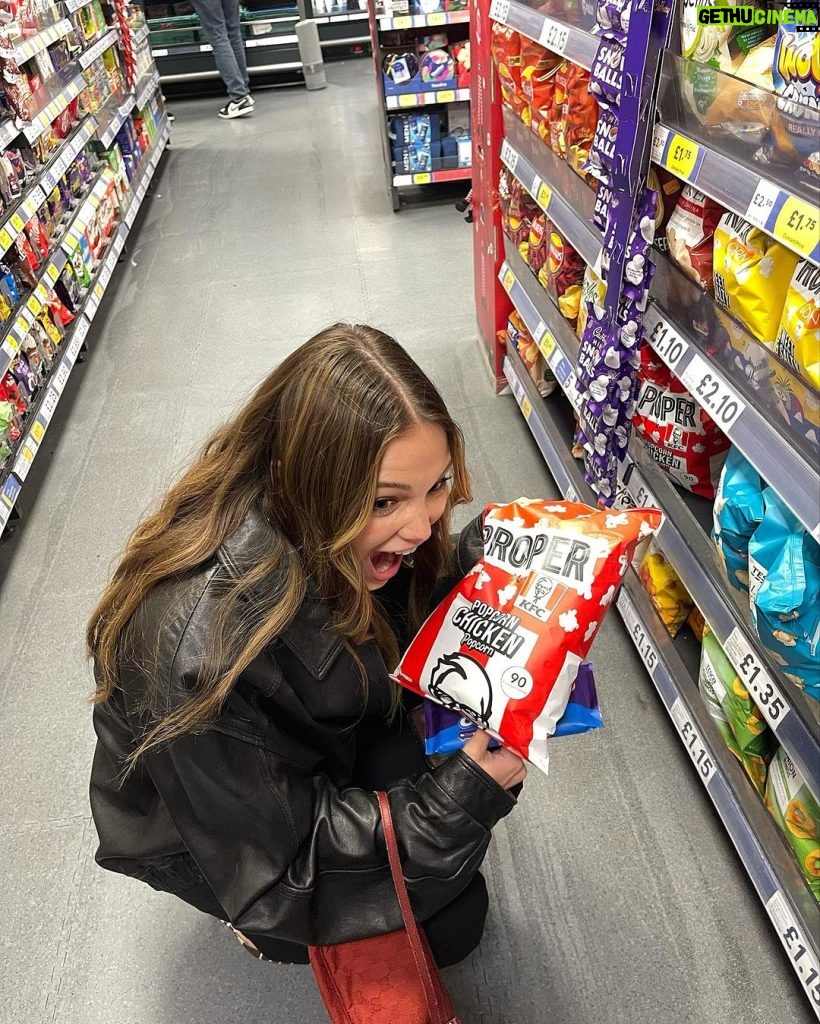 Olivia Holt Instagram - popcorn!!! chicken!! london!!!!! London, United Kingdom
