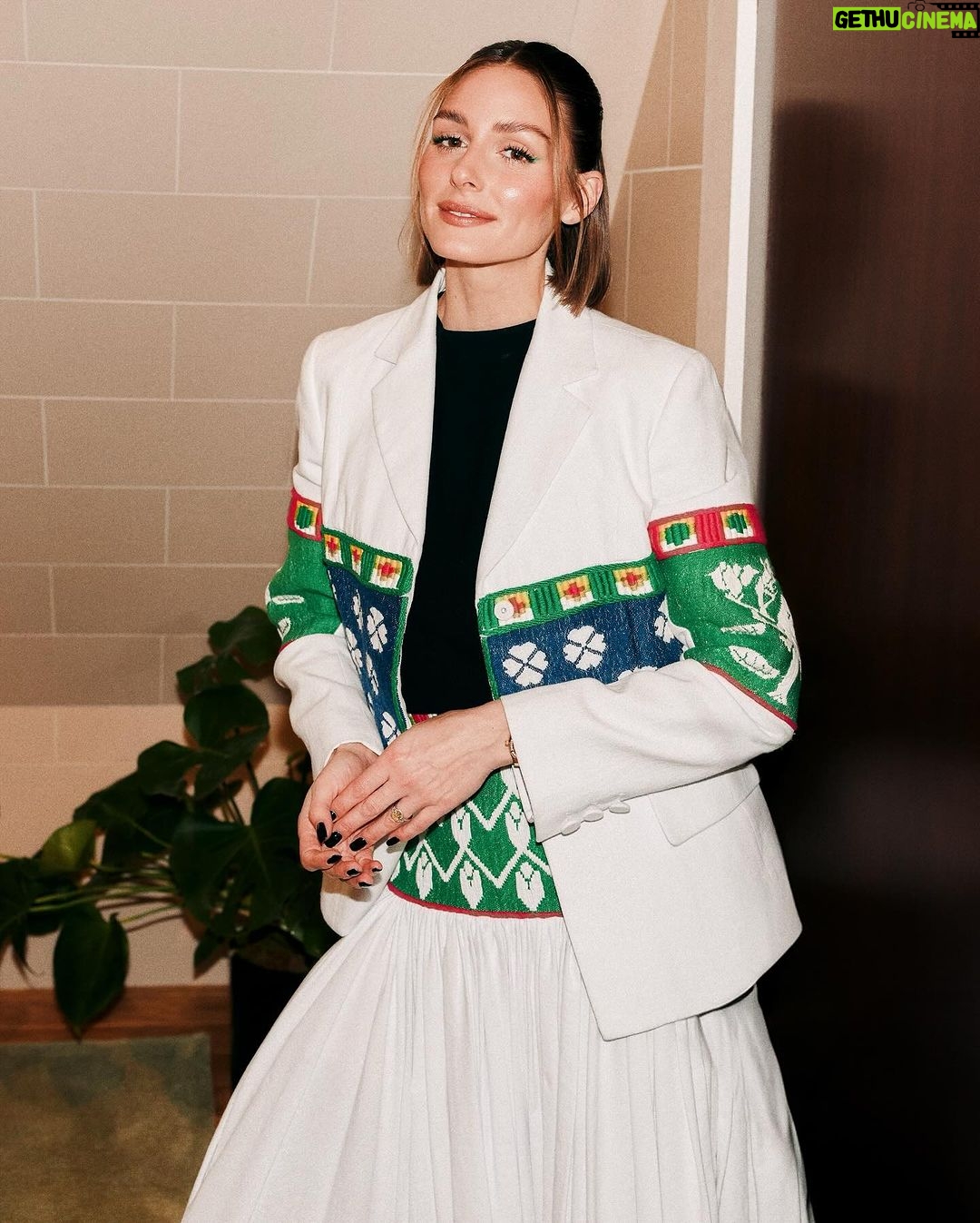 Olivia Palermo Instagram - 🪇 @dior | AW24/25 💇♀️: @stefanbertin 💄: @sam_tsan for @charlottetilbury 👢: @sergiorossi 📷: 1: @vincenzo_grillo 2-3: @thestoryalist 4: @the_fashion_counselor 5: @fifinewbery 6: @ahuypham 7: @dior 8-10: @essbeephoto Paris, France