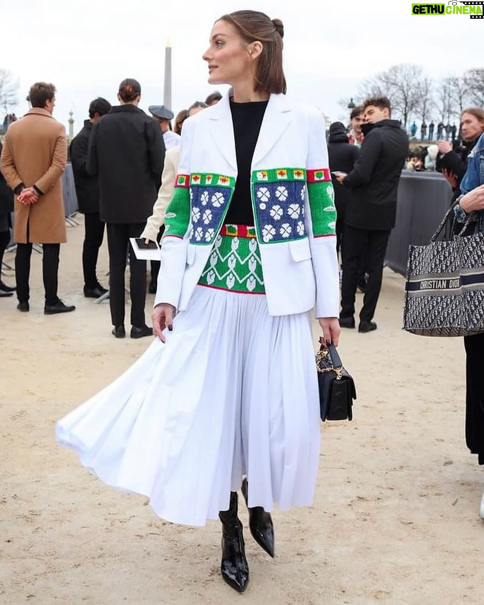 Olivia Palermo Instagram - 🪇 @dior | AW24/25 💇♀️: @stefanbertin 💄: @sam_tsan for @charlottetilbury 👢: @sergiorossi 📷: 1: @vincenzo_grillo 2-3: @thestoryalist 4: @the_fashion_counselor 5: @fifinewbery 6: @ahuypham 7: @dior 8-10: @essbeephoto Paris, France