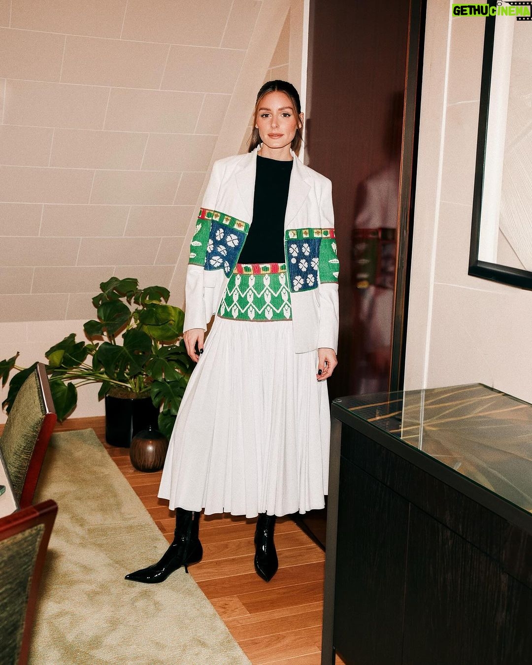 Olivia Palermo Instagram - 🪇 @dior | AW24/25 💇♀️: @stefanbertin 💄: @sam_tsan for @charlottetilbury 👢: @sergiorossi 📷: 1: @vincenzo_grillo 2-3: @thestoryalist 4: @the_fashion_counselor 5: @fifinewbery 6: @ahuypham 7: @dior 8-10: @essbeephoto Paris, France