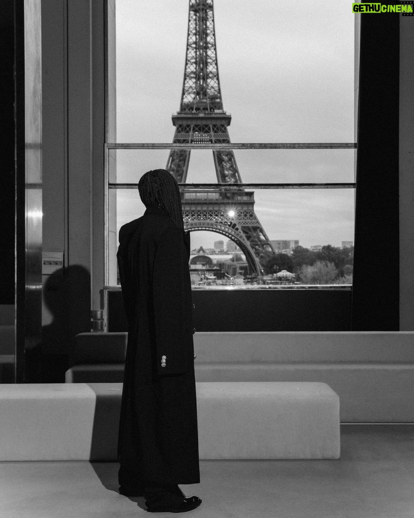 Olivier Rousteing Instagram - Paris , mon Amour 🖤