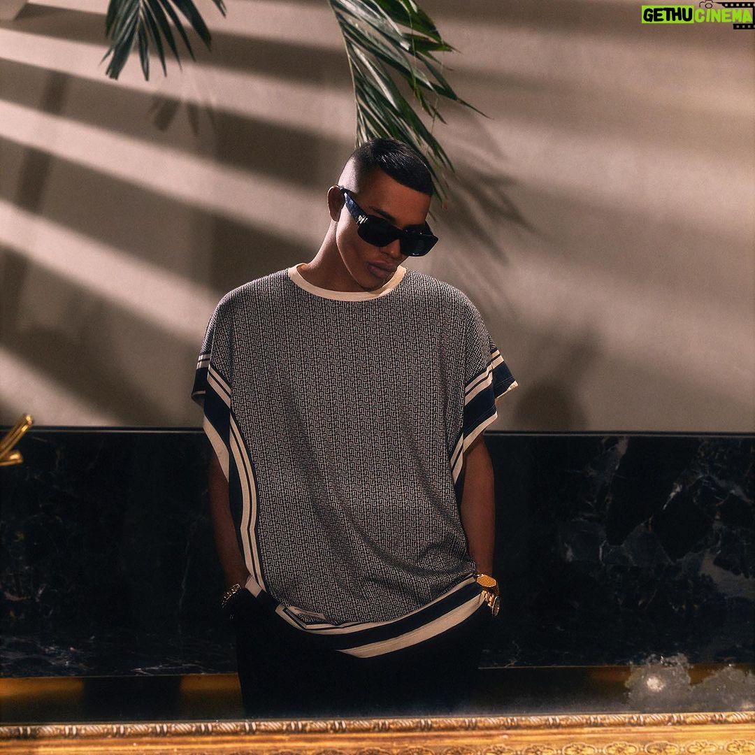 Olivier Rousteing Instagram - I am so excited that Le Vestiaire d’Or is finally available on Balmain.com. Tell me what is your Fav piece from my new wardrobe created for you. It’s a unisex collection from day to night , all what I love to wear is finally available🖤 go and get your fav piece and tag : #levestiaired’Or Link in my bio .