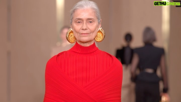 Olivier Rousteing Instagram - La beauté Balmain ♥️ élégance , timeless , la France . I can’t thank enough all the incredible team I have and the casting @bitton @establishmentny for making this casting and this Balmain moment one of the most unforgettable of my career. This is THE vision , casting for the Future , let’s change the codes and clichés of Beauty in Fashion.