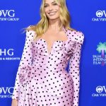 Olivier Rousteing Instagram - La Femme Balmain 💞 The best way to start the year with the one that admire and represent so much The Balmain beauté #MargotRobbie Happy new year in Balmain spring summer 2024 🩷