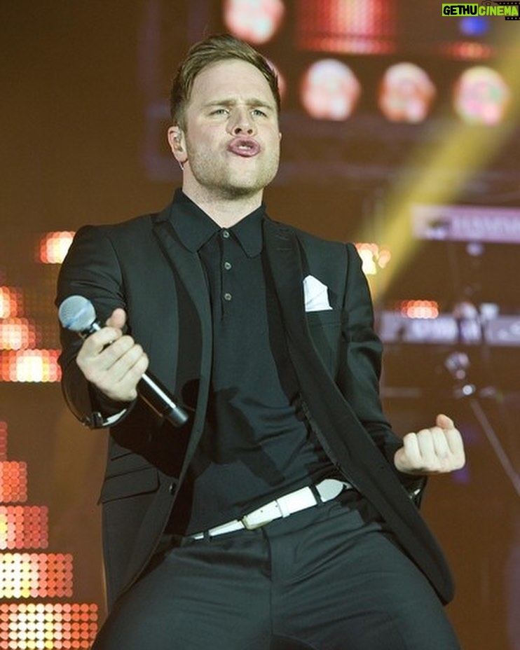 Olly Murs Instagram - From 2012, 2013, 2015, 2017 to 2019! I’m back home tonight at The O2! So grateful for tonight more than ever! I have the best fans!! Just about to head on… let’s do this 💪🏻👌🏻❤️🤙🏻